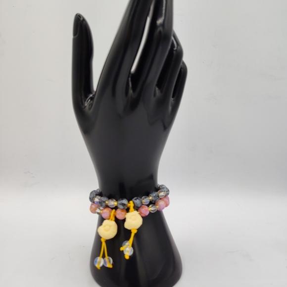 🎄NWOT Multicolor Glass Beaded Bracelet with Eagle Charms - Picture 3 of 3